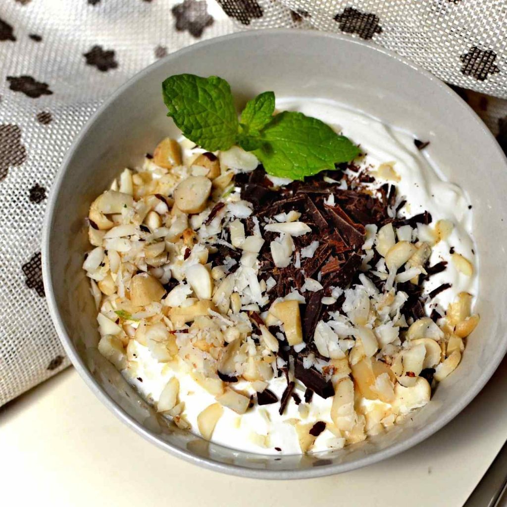 řecký jogurt s ořechy recept